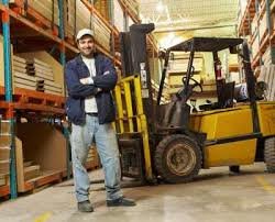 Manipulant necalificat pentru depozit bere si bauturi,